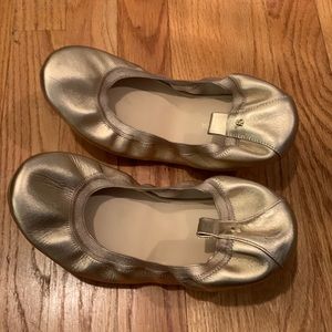 Yosi Samra NWOT gold foldable ballet flats, fits like 8.5